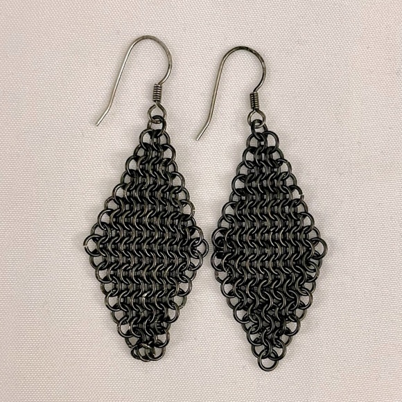 Women’s Metal Chain Mail Mesh European Weave Diamond Shape Dangle Earrings - Picture 1 of 3